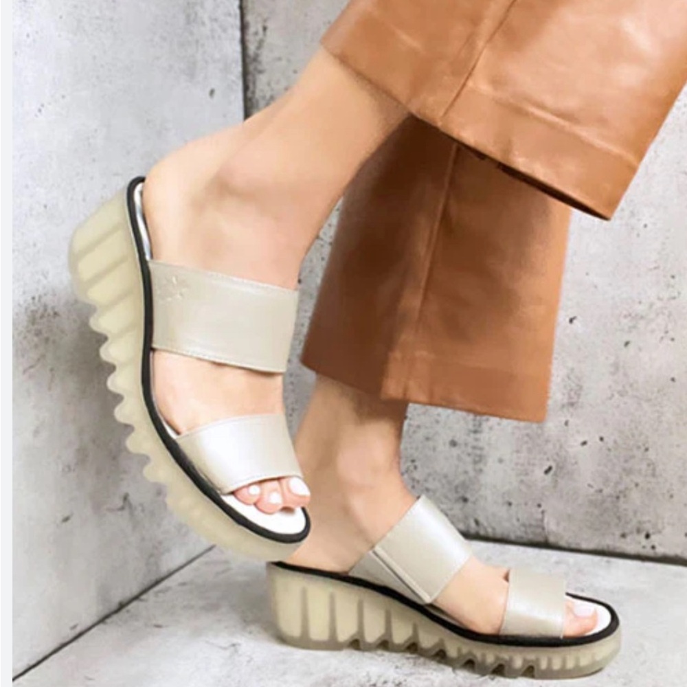 Fly London Besy Sandal